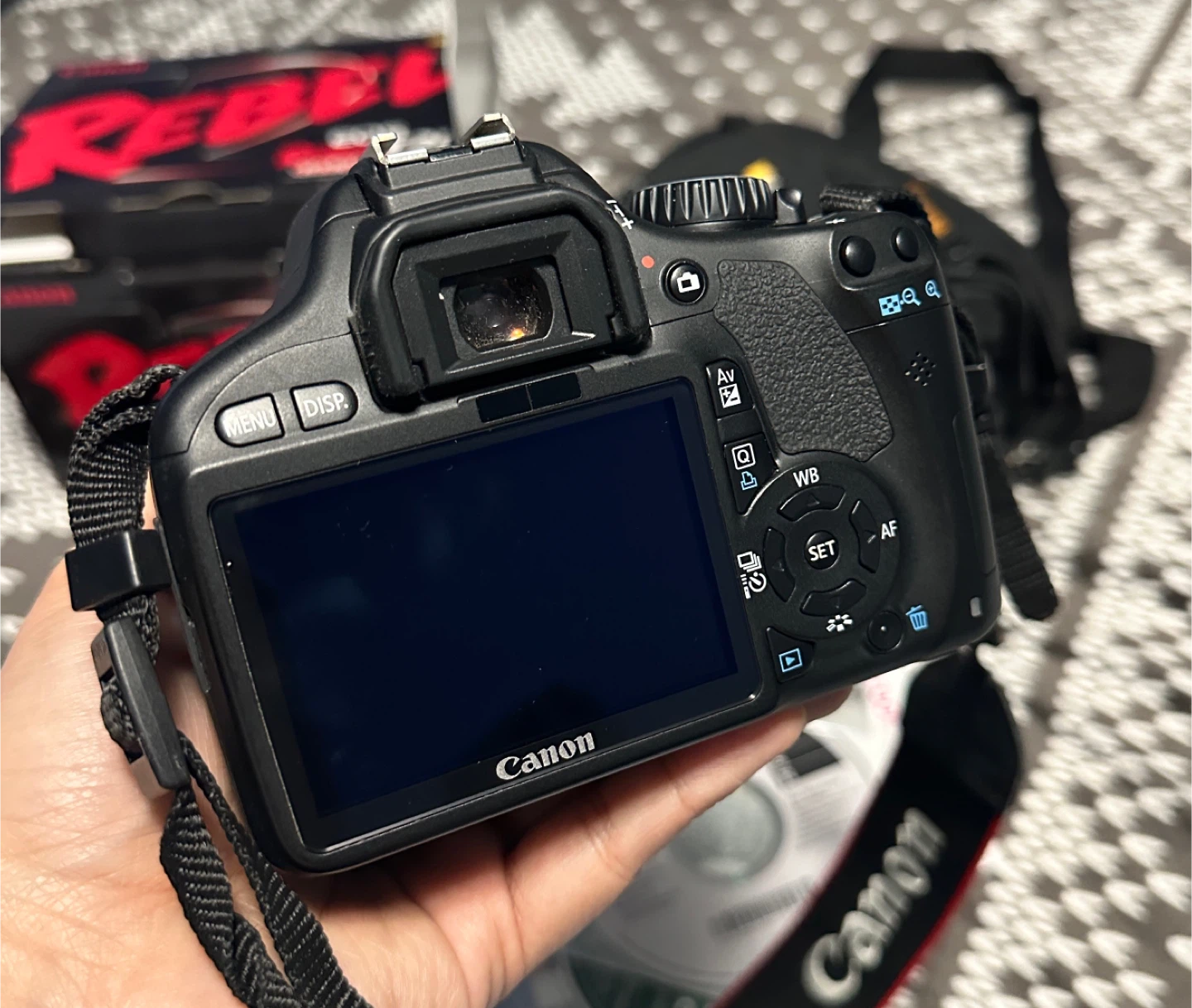 Canon EOS Rebel T2i Digital Camera with EF-S 18-55mm Lens - photo 3