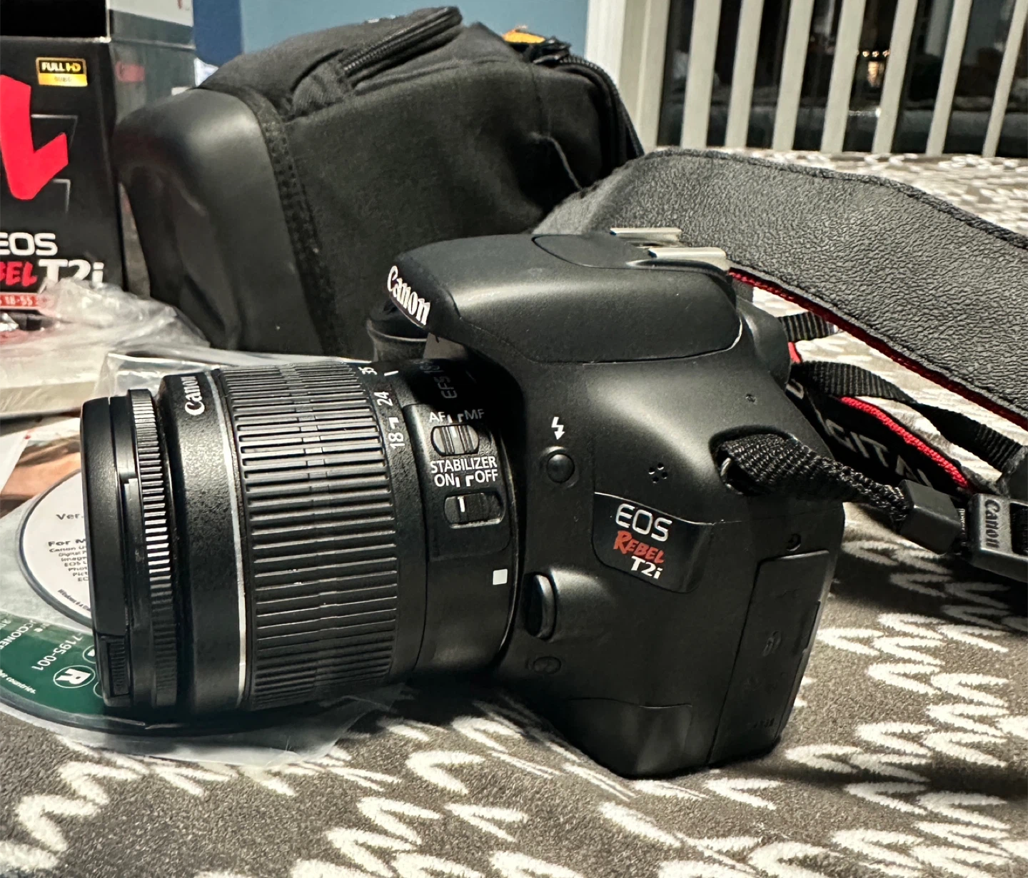 Canon EOS Rebel T2i Digital Camera with EF-S 18-55mm Lens - photo 2