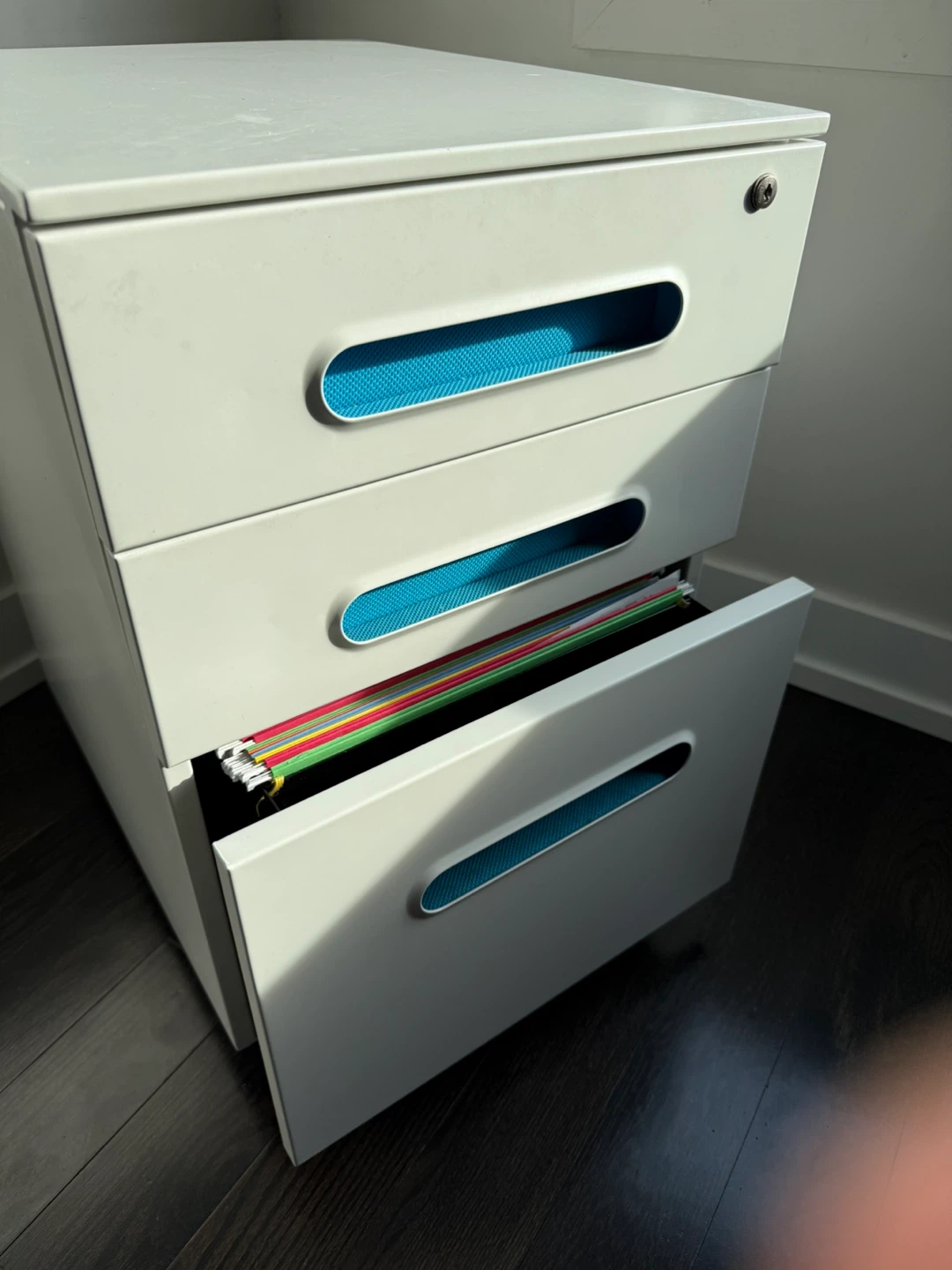 3-Drawer Mobile Filing Cabinet - photo 3