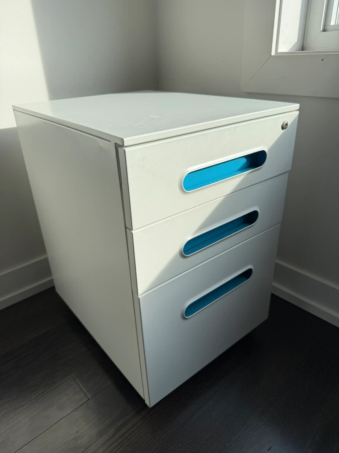3-Drawer Mobile Filing Cabinet - photo 2