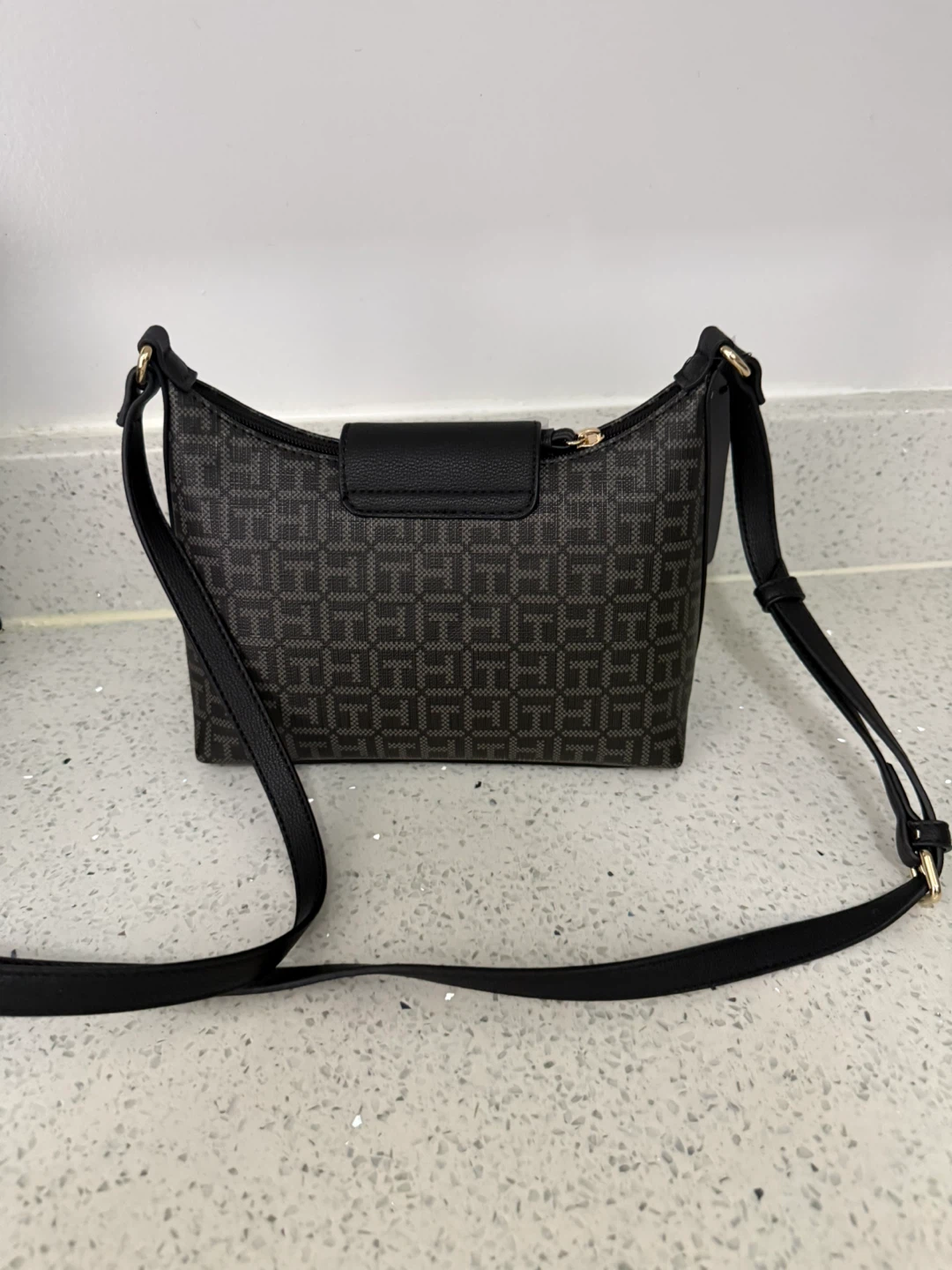 Tommy Hilfiger Monogram Shoulder Bag - photo 2