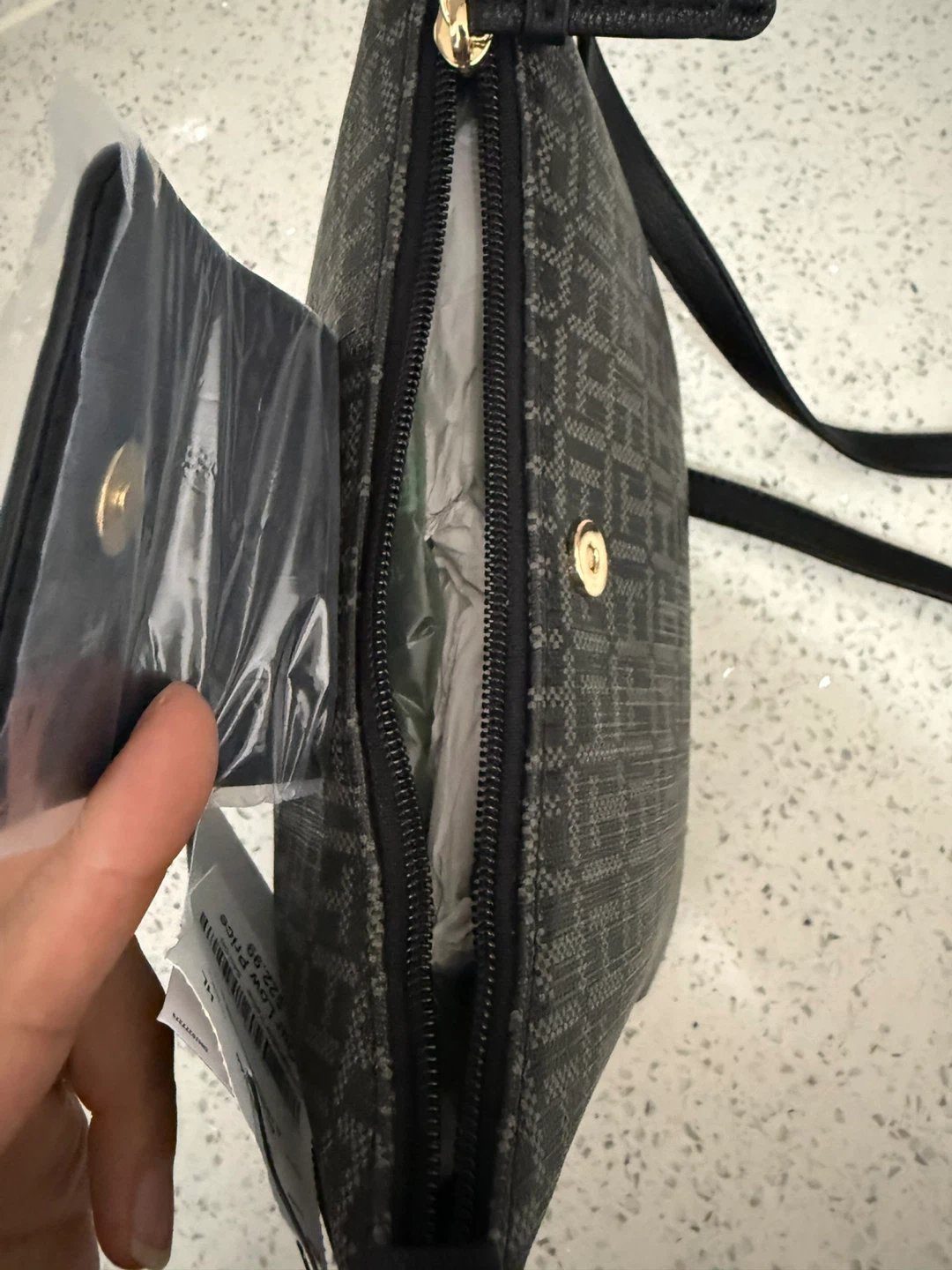 Tommy Hilfiger Monogram Shoulder Bag - photo 5