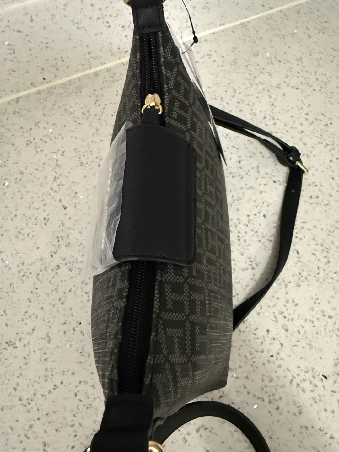 Tommy Hilfiger Monogram Shoulder Bag - photo 3