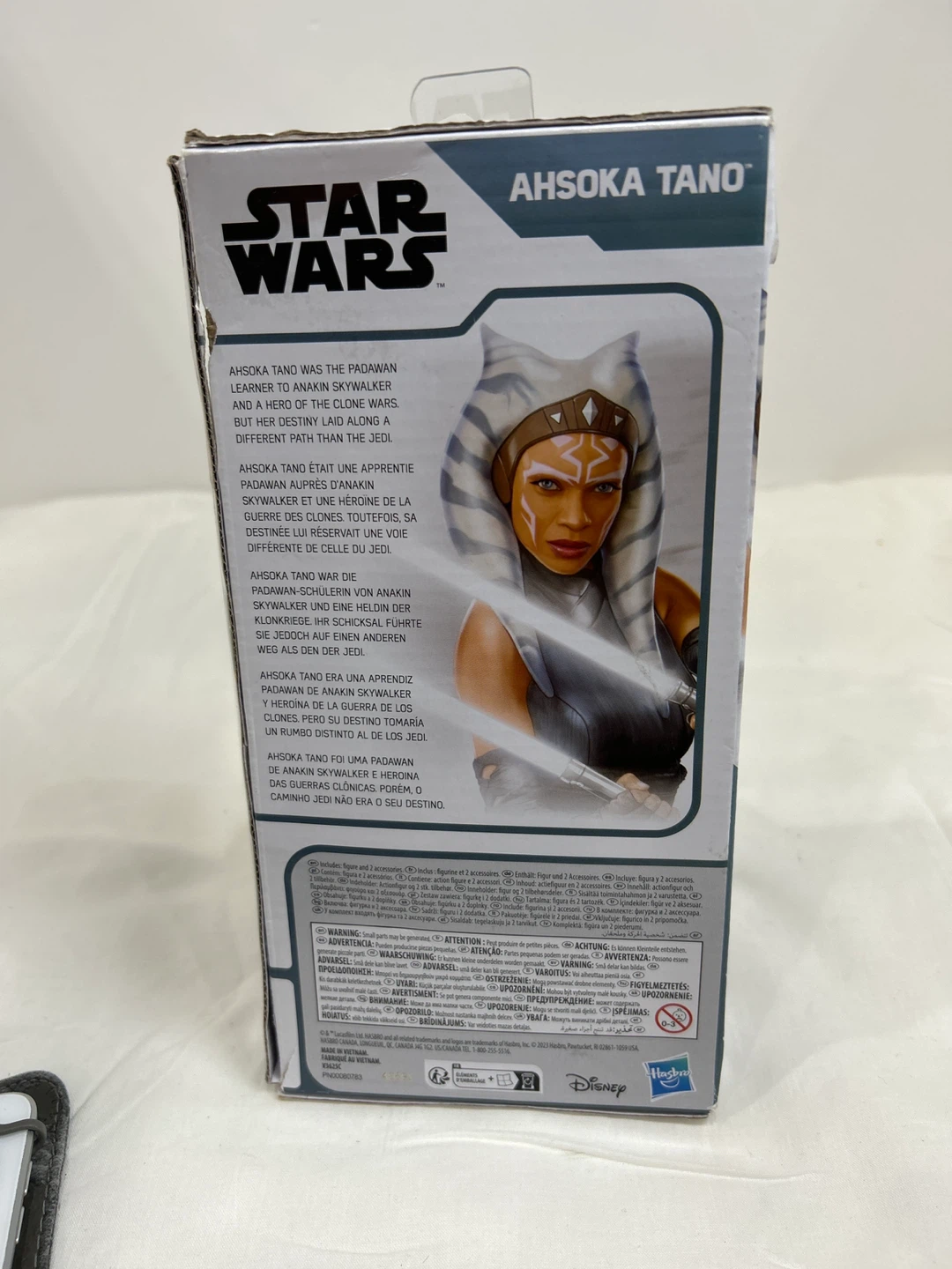 Star Wars Ahsoka Tano Action Figure - photo 5