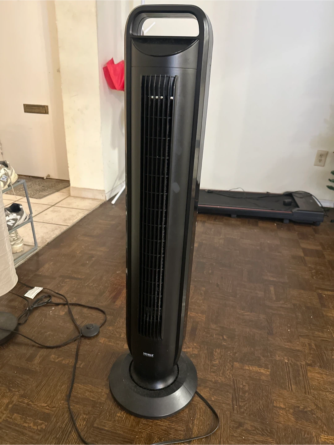 Black "MYRIAX" Tower Fan