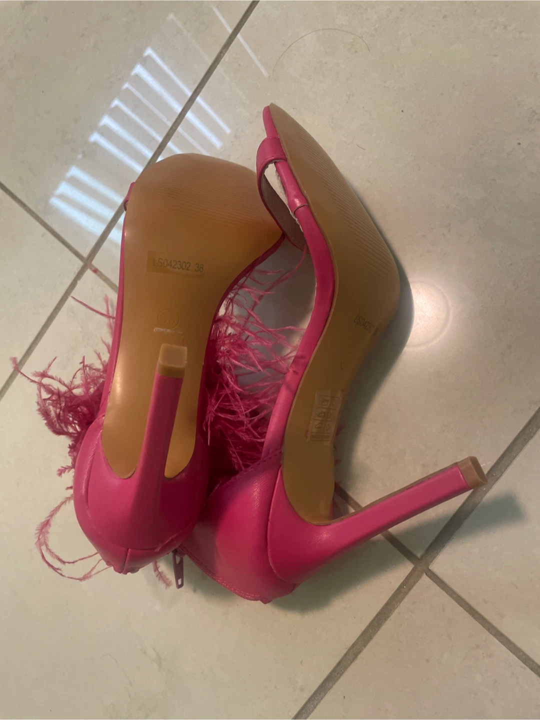 Hot Pink Feather Heeled Sandals Size 38 - photo 3