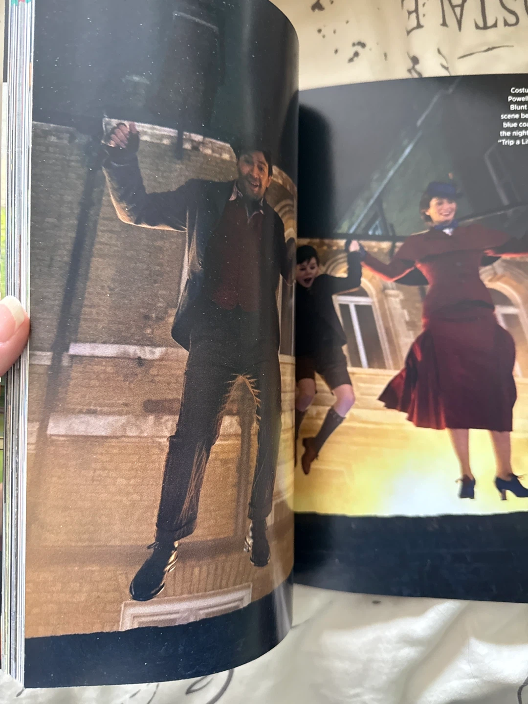 Disney Mary Poppins Returns Official Collector's Magazine - photo 3