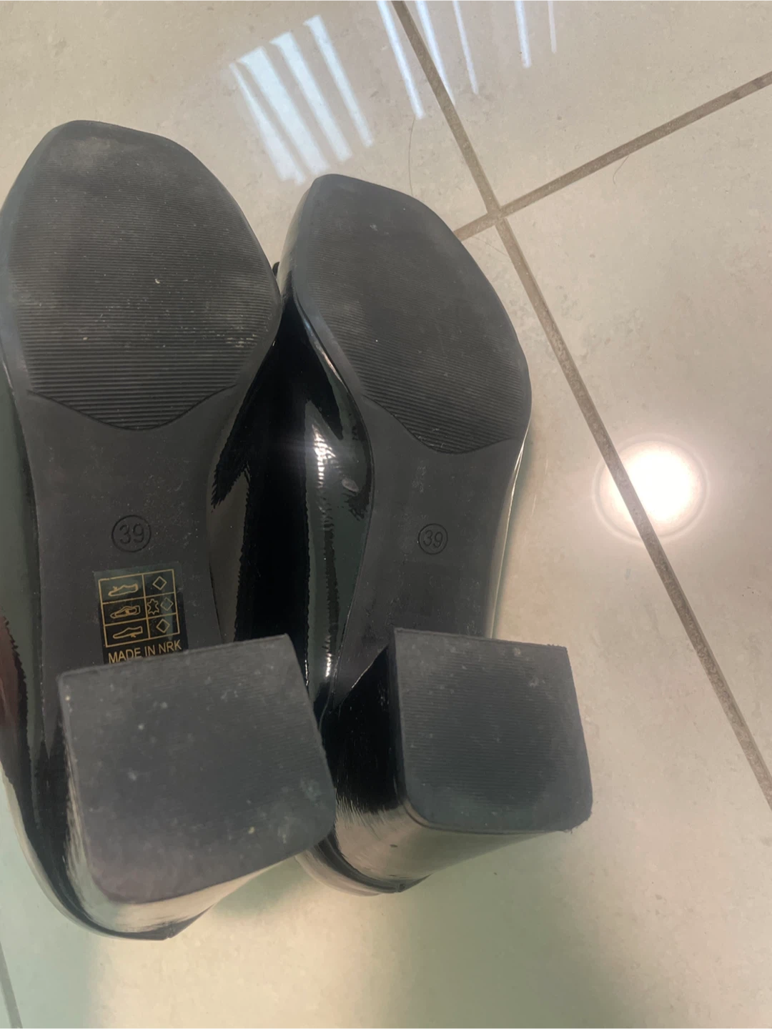 Black Patent Heel Shoes with Gold Buckle - Size 39 - photo 4