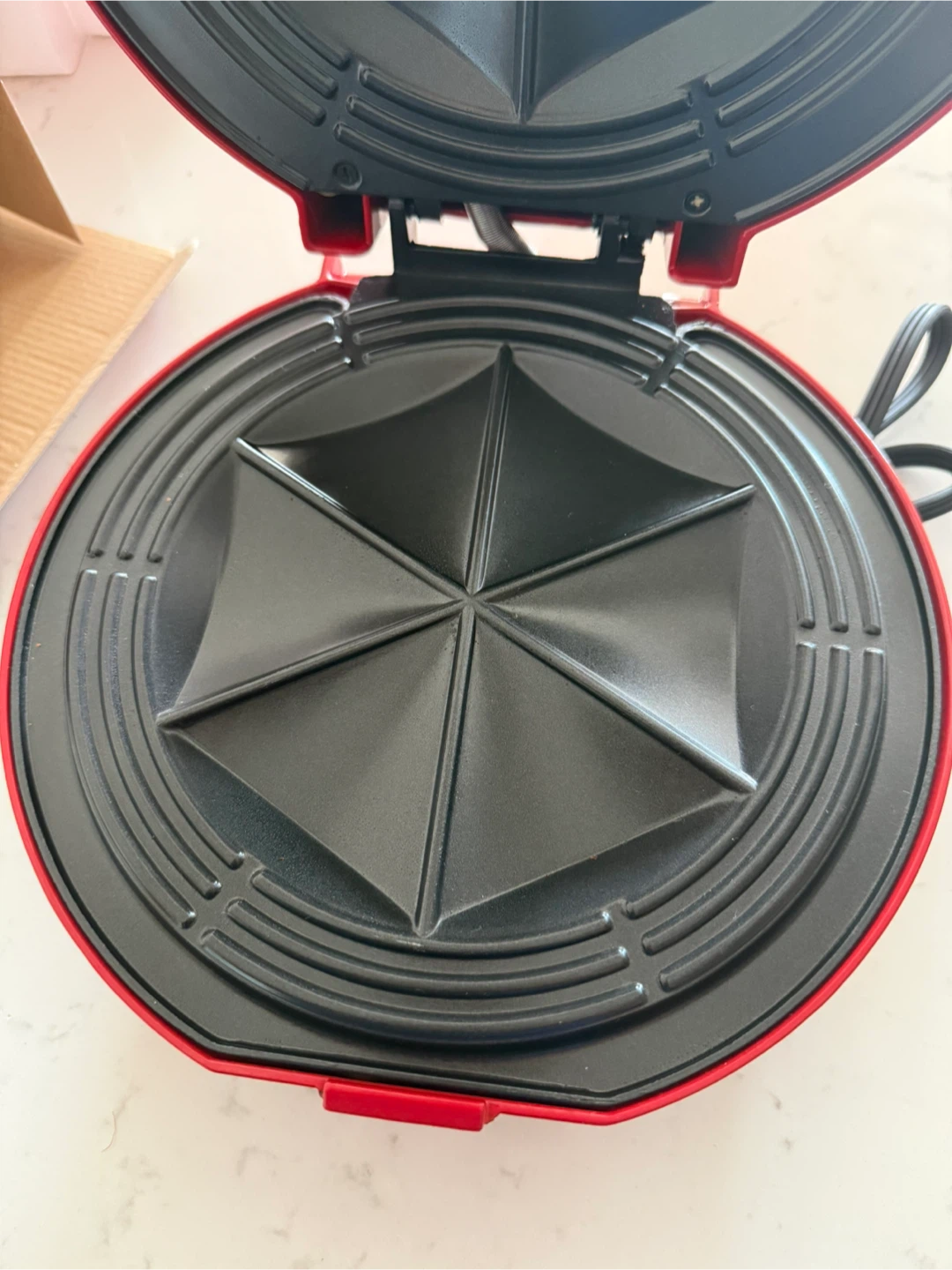 Hamilton Beach Quesadilla Maker - Makes 6 Wedges - photo 4