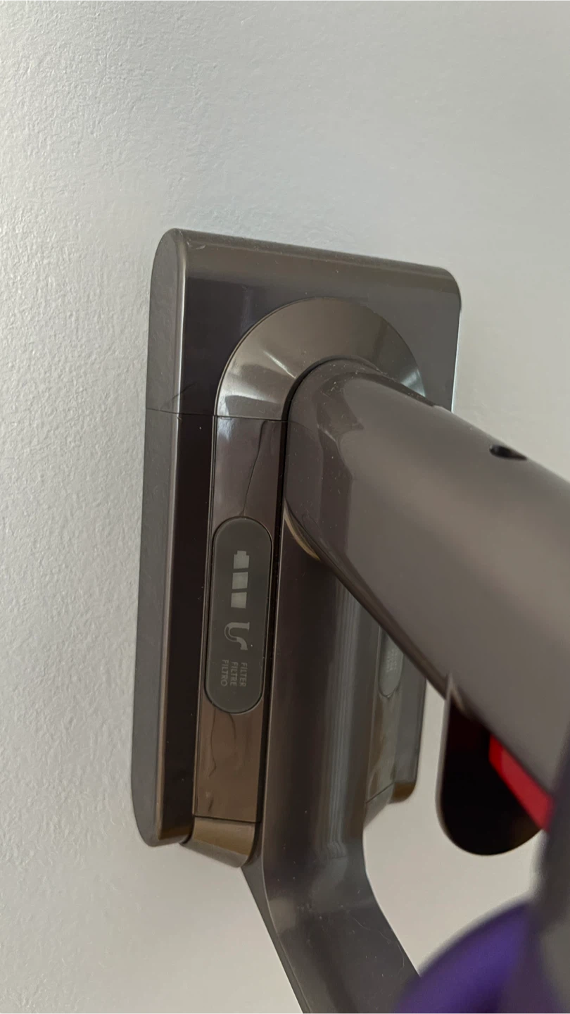 Dyson Cyclone V10 Animal Cordless Vacuum - photo 5