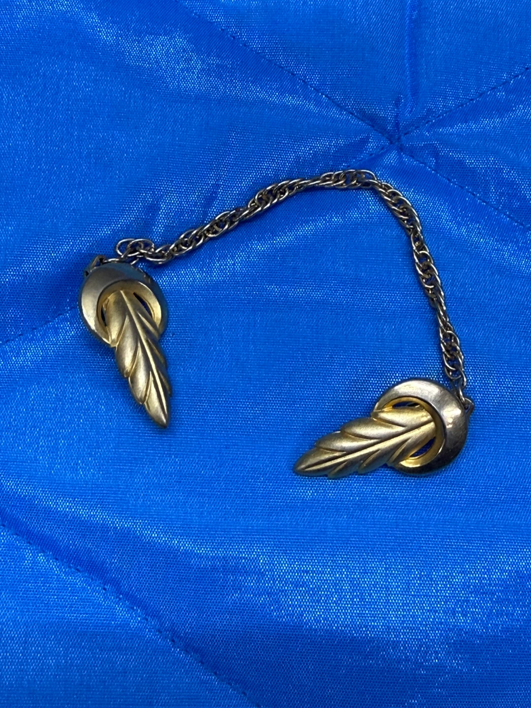 Vintage Gold Tone Leaf Sweater Clip - photo 2
