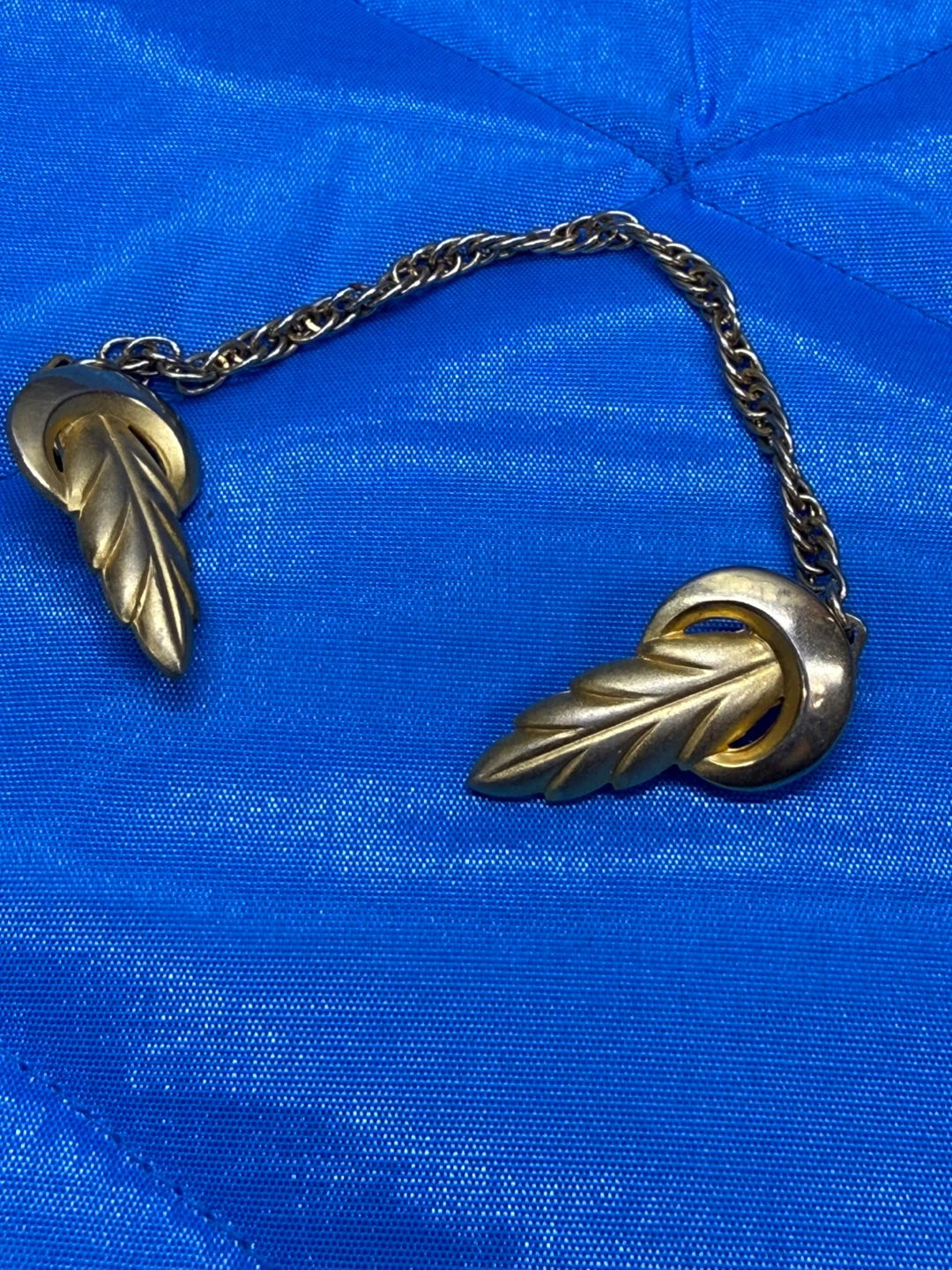 Vintage Gold Tone Leaf Sweater Clip