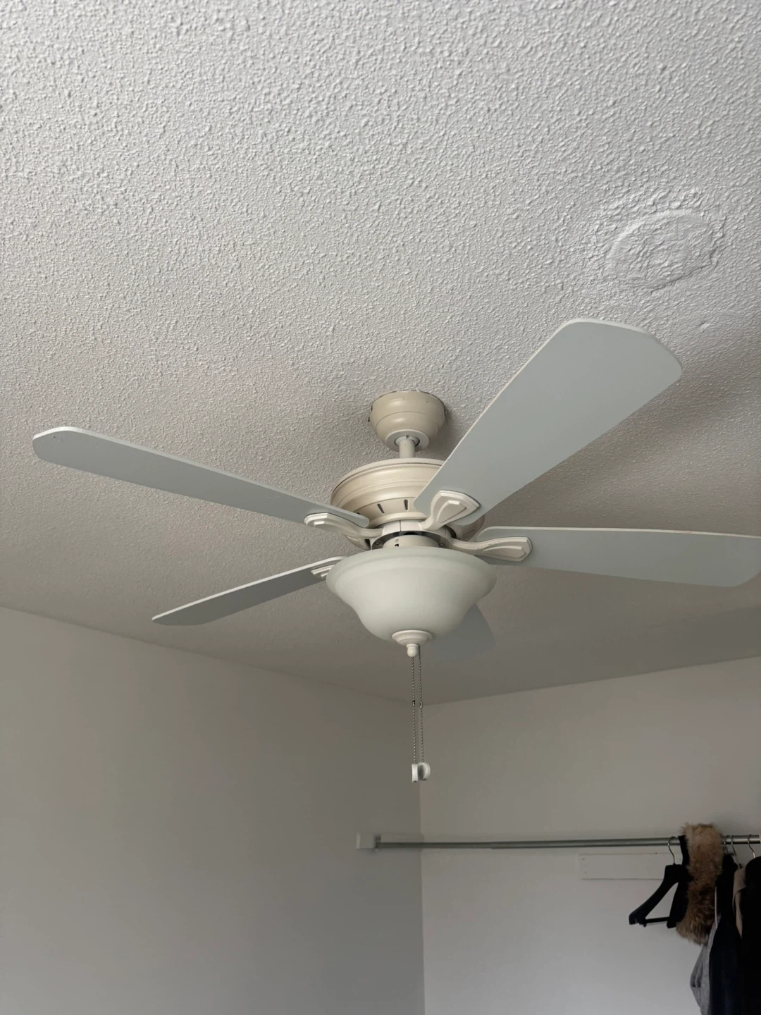White Ceiling Fan with Light Fixture - photo 3