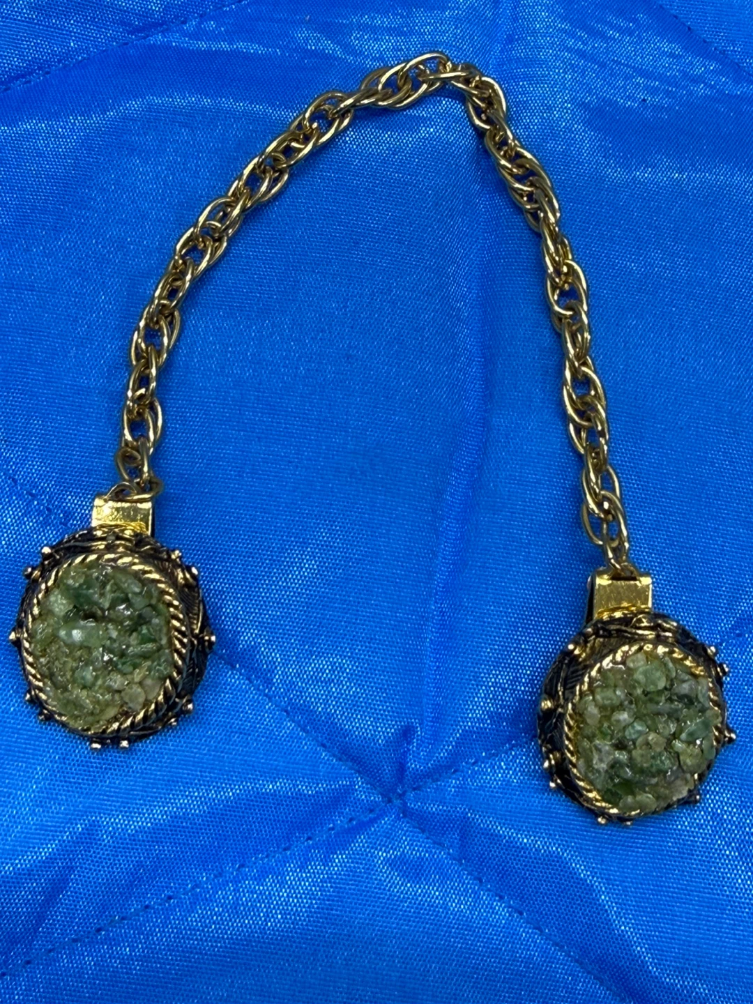 Vintage Gold Tone Chain Sweater Clip with Green Stones - photo 3