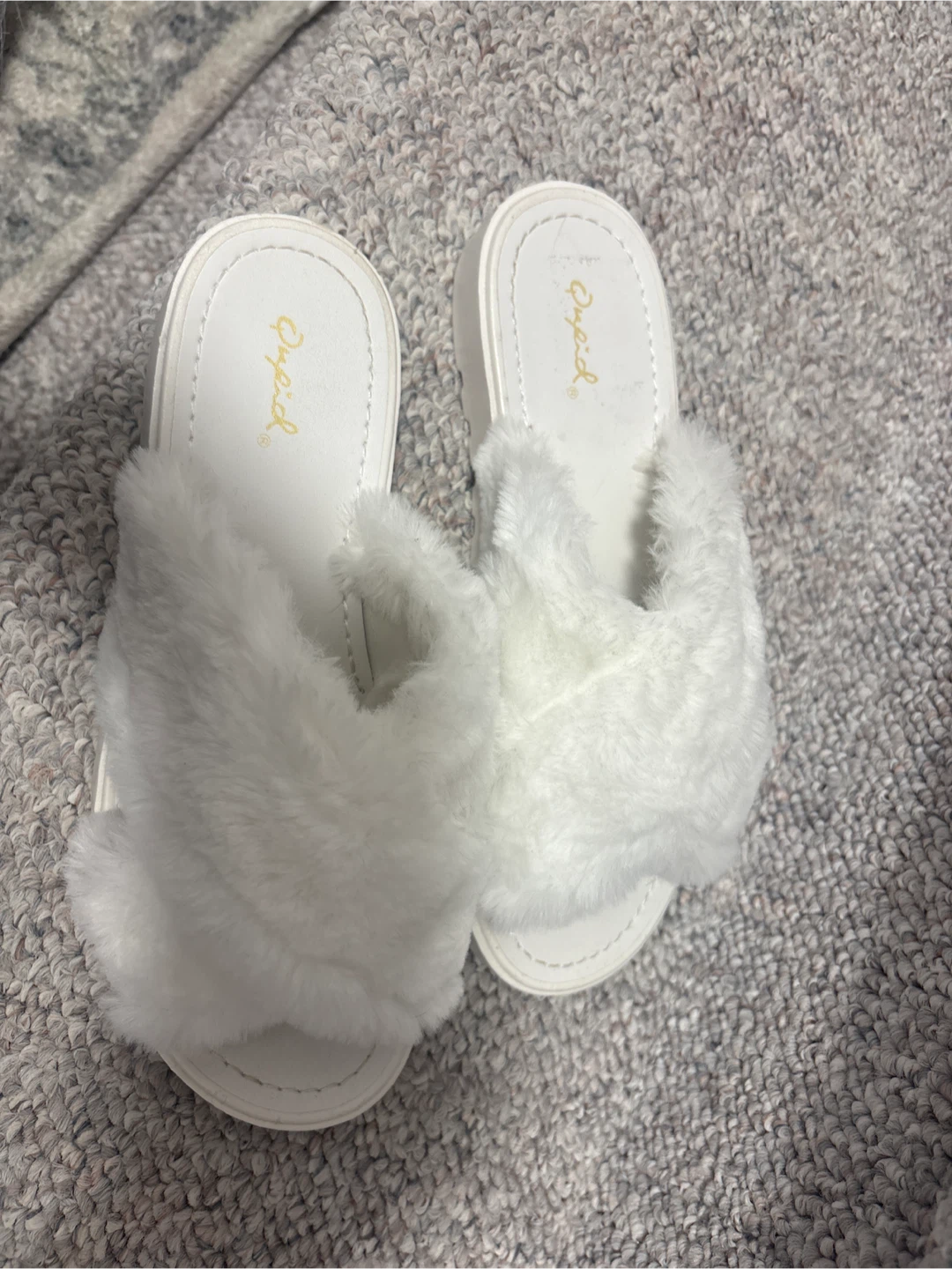 White Qupid Fluffy Slippers