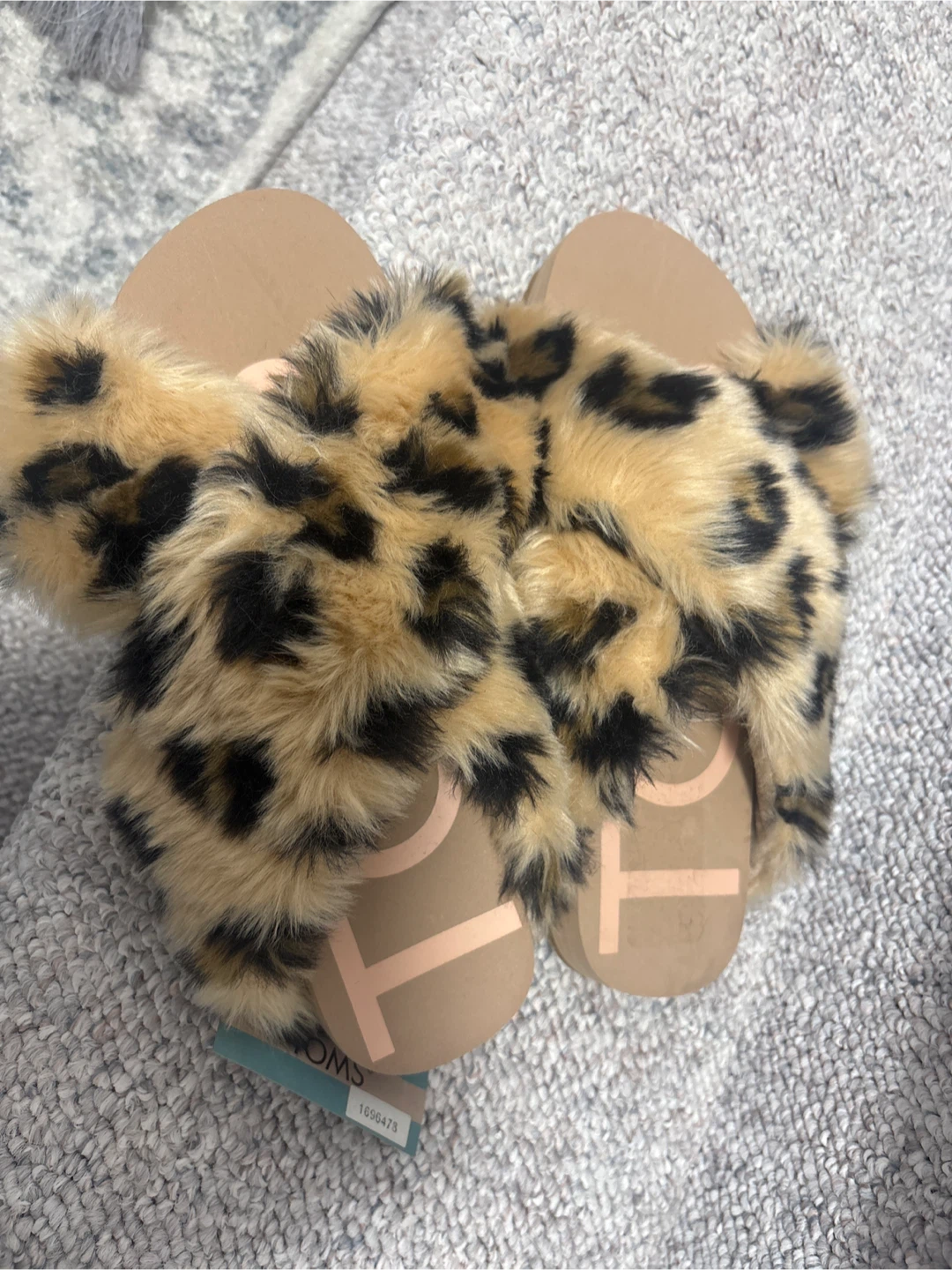 TOMS Leopard Print Fuzzy Slides - Size 9