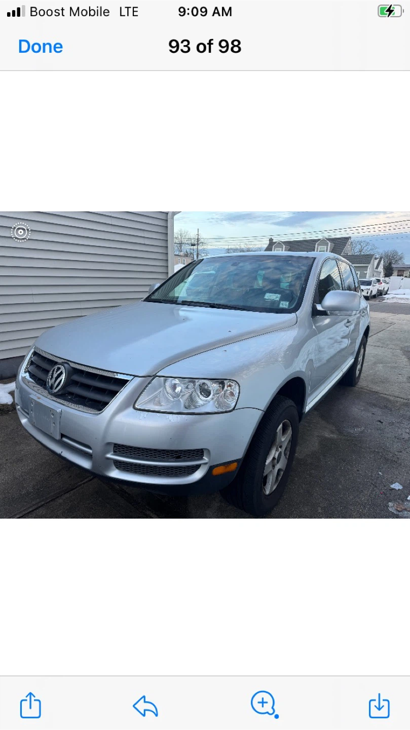 2004Silver Volkswagen Touareg