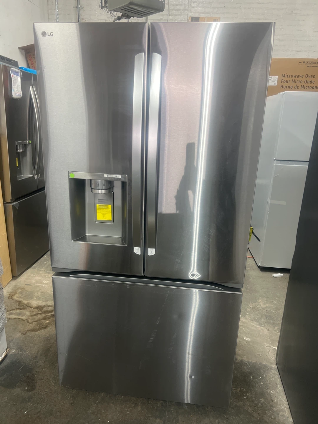 LG French Door Refrigerator with Ice and Water Dispenser - photo 2