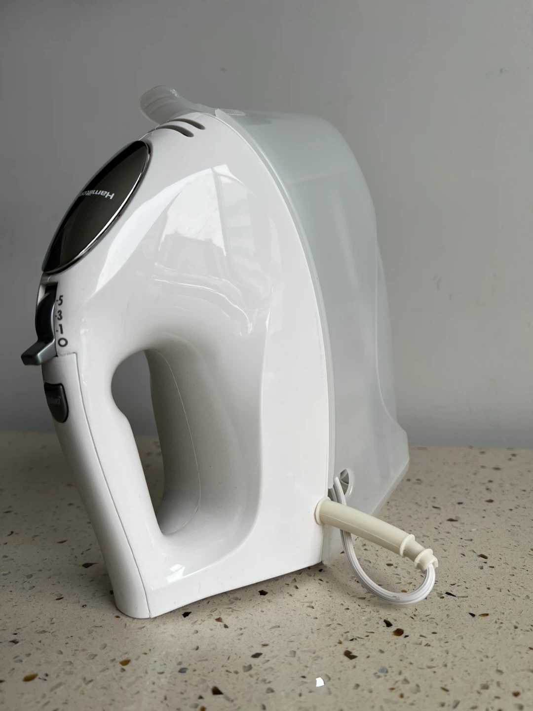 Hamilton Hand Mixer w/Storage Case - Spring Cleaning Sale ✈️ - photo 3