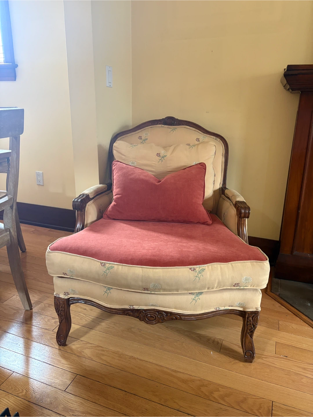 Vintage Accent Chair with Floral Fabric