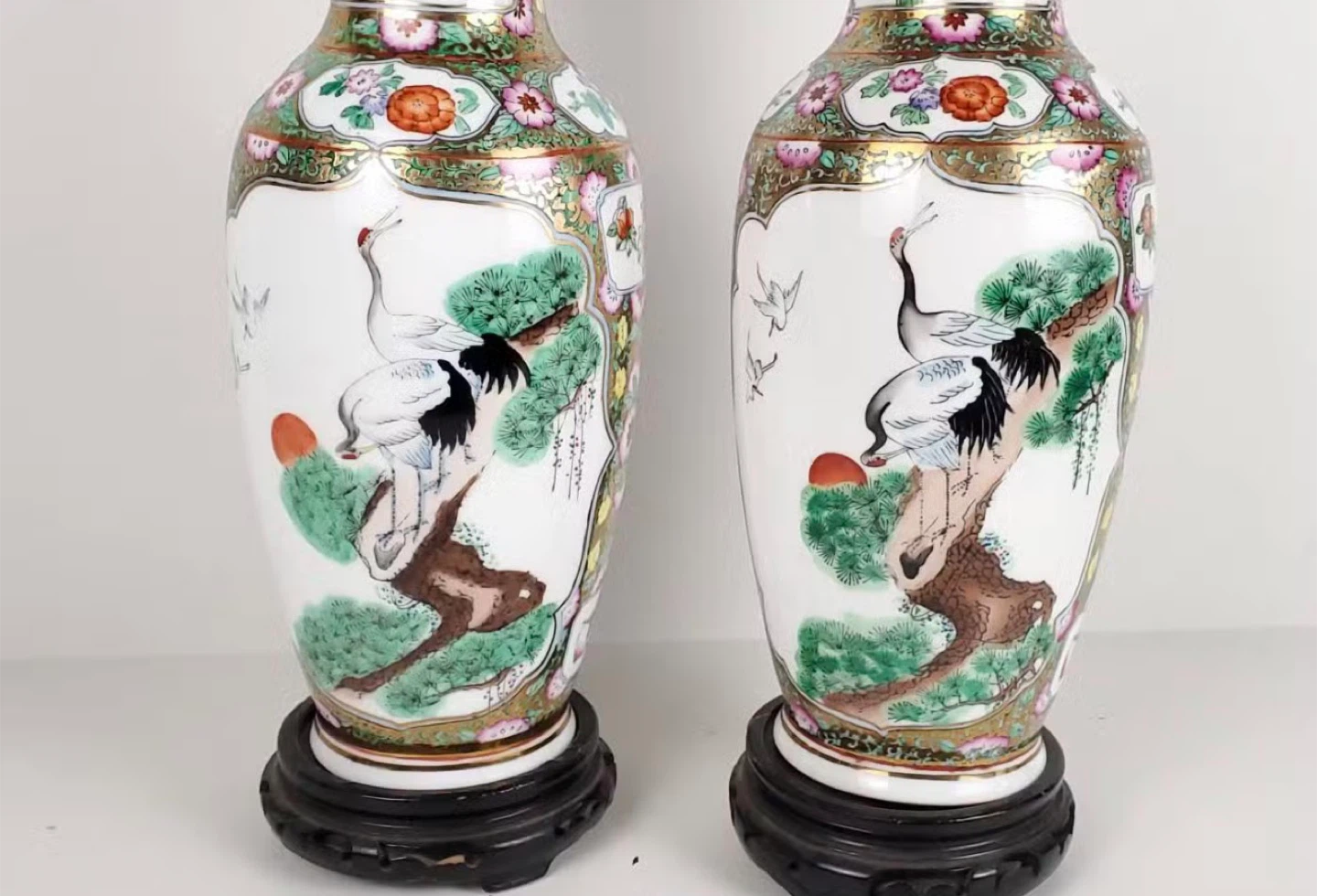 Pair of Decorative Porcelain Vases with Oriental Scene - photo 5