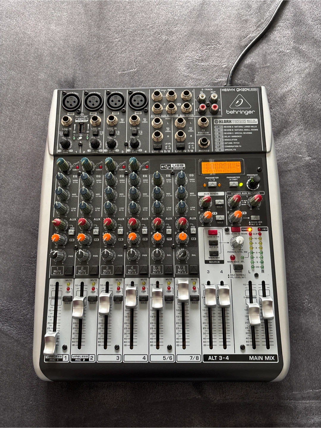 Behringer XENYX QX1204USB Audio Mixer