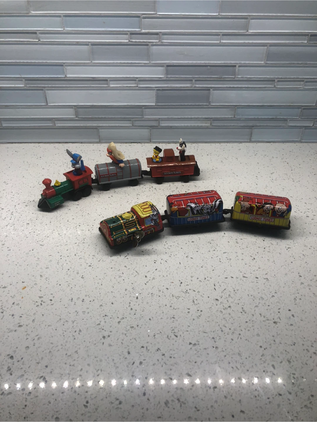 Looney Tunes Tin Wind-Up Train Set