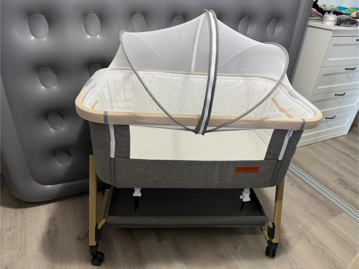 Maydolly 3-in-1 Baby Bassinet Bedside Crib - Like New