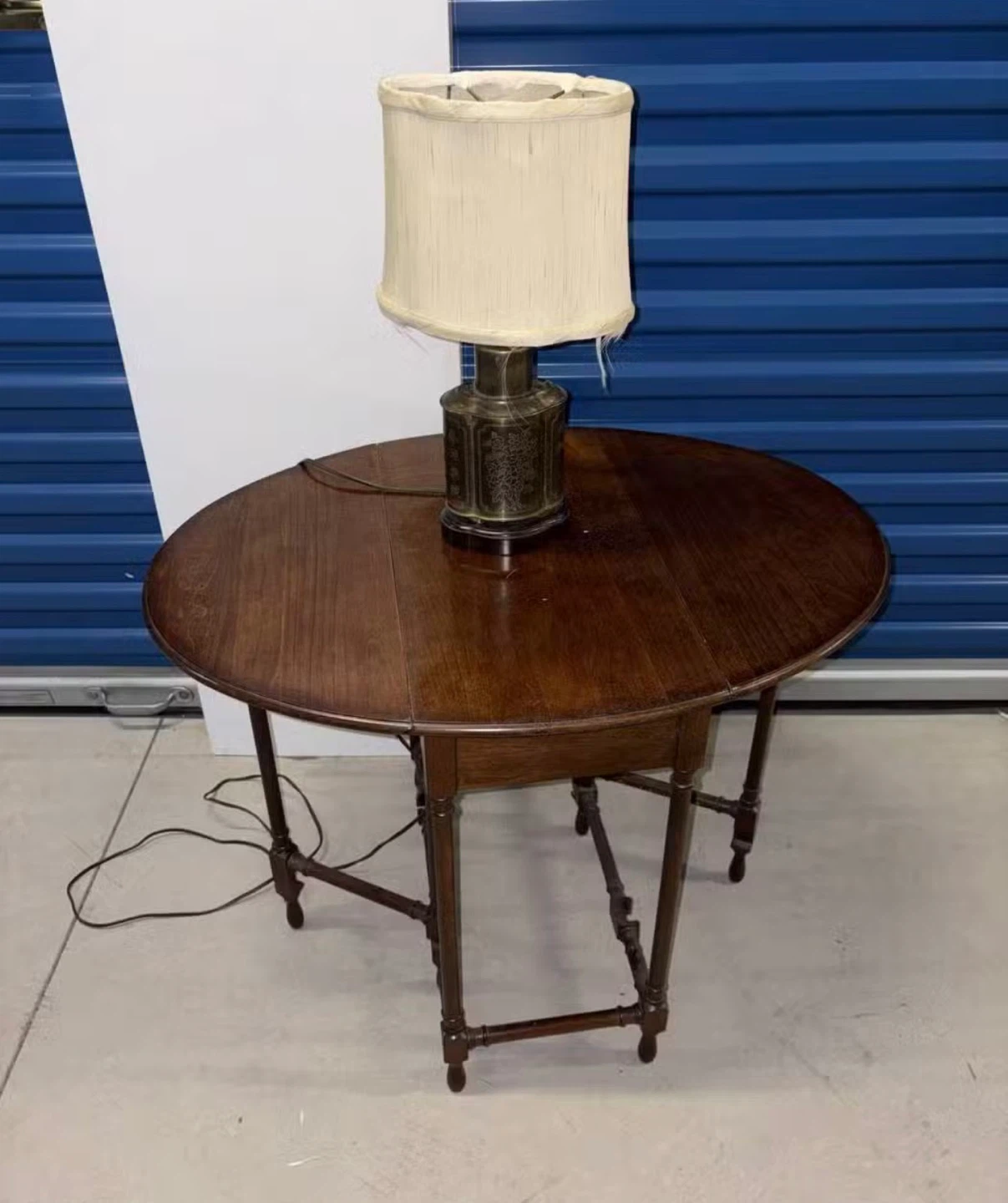 Drop Leaf Dining Table with lamp - photo 2