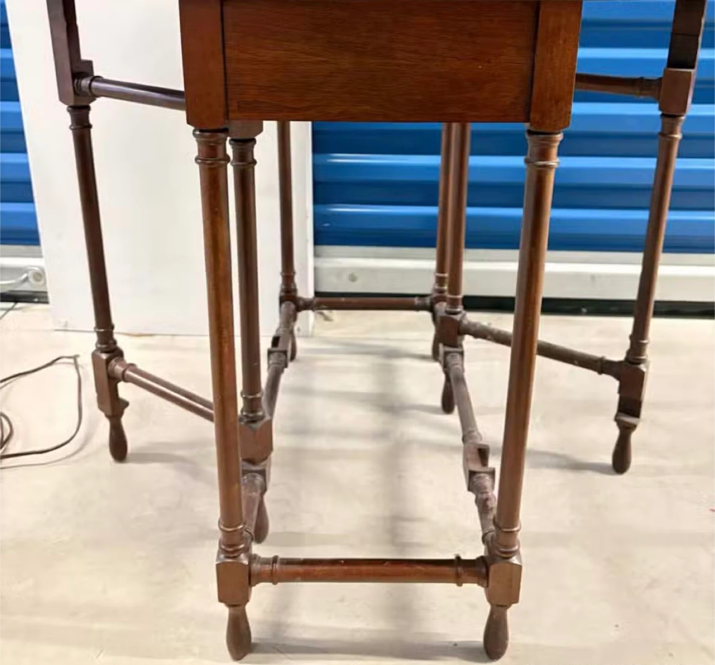 Drop Leaf Dining Table with lamp - photo 4