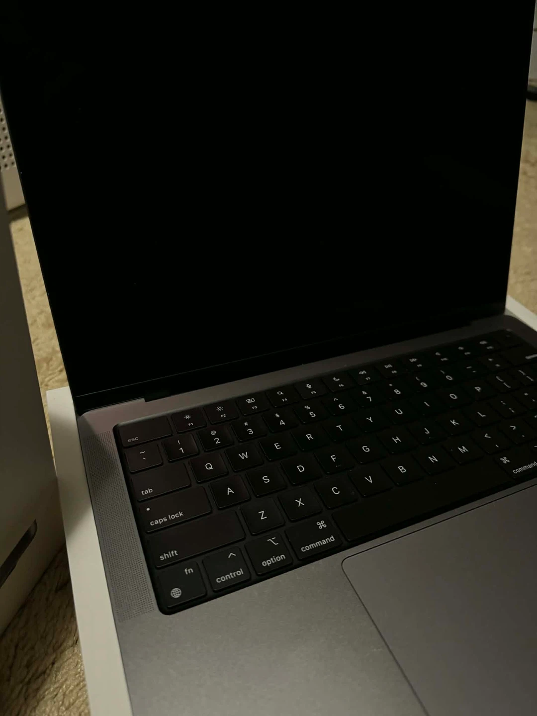 Apple MacBook Pro 14-inch 16GB RAM 512GB SSD - photo 2