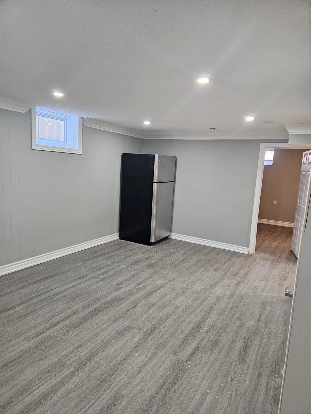 Newly renovated 2 bedrooms basement apartment for rent - photo 3
