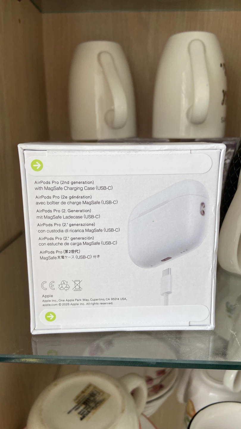 Apple AirPods Pro (2nd generation) with MagSafe Charging Case - photo 3