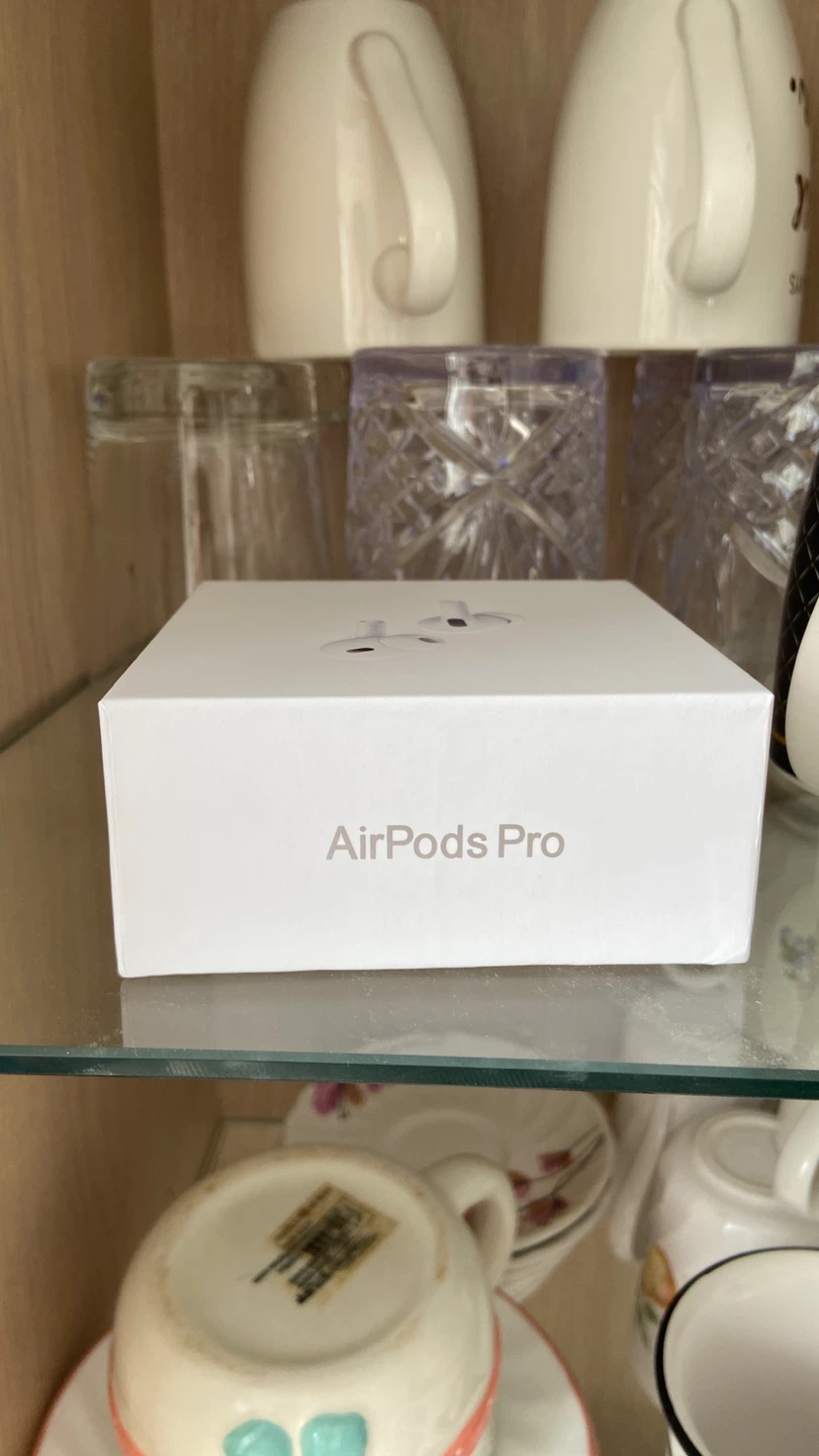 Apple AirPods Pro (2nd generation) with MagSafe Charging Case - photo 4