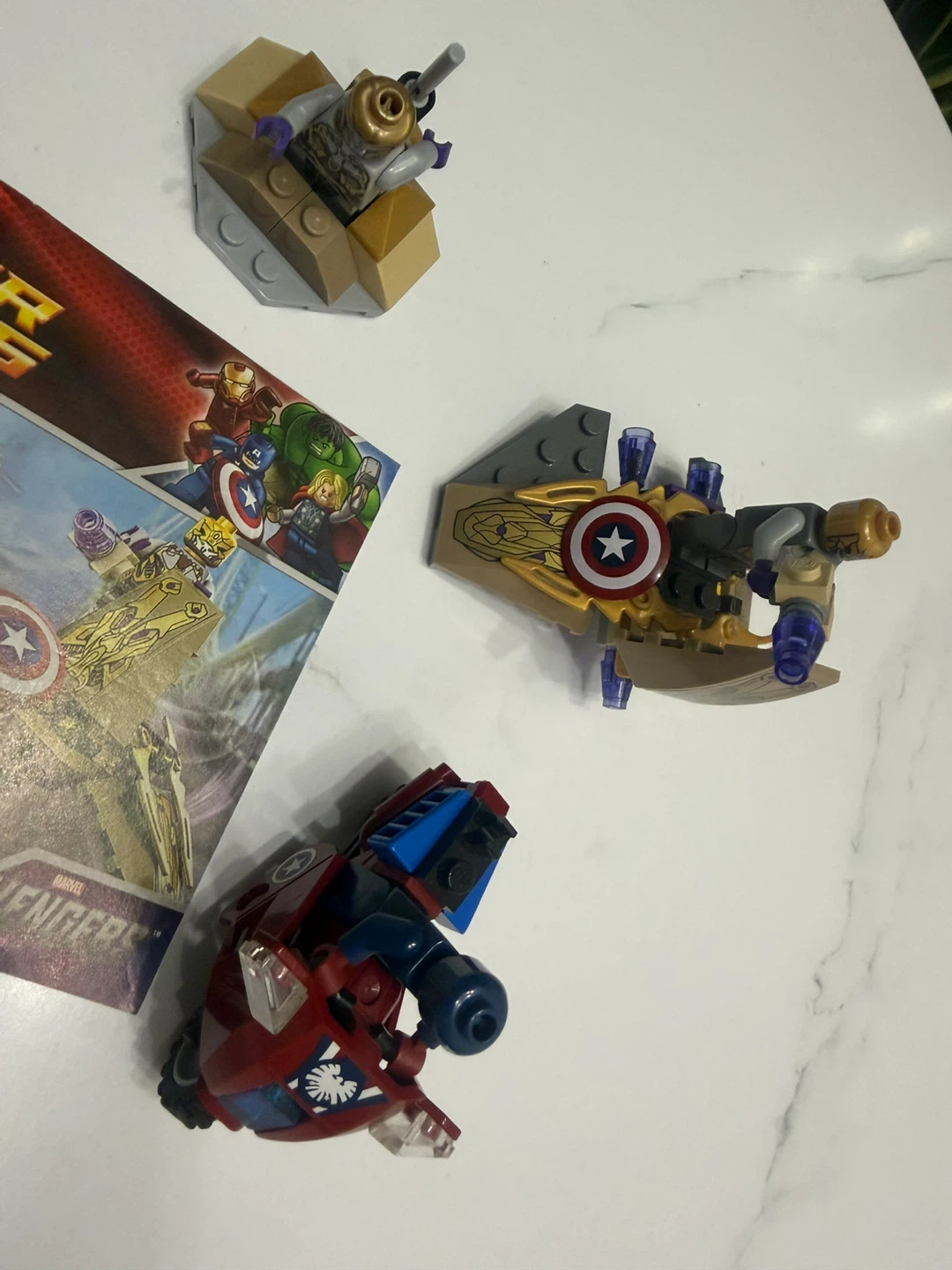 LEGO Marvel Super Heroes 6865 Avengers Cycle Chase - photo 2