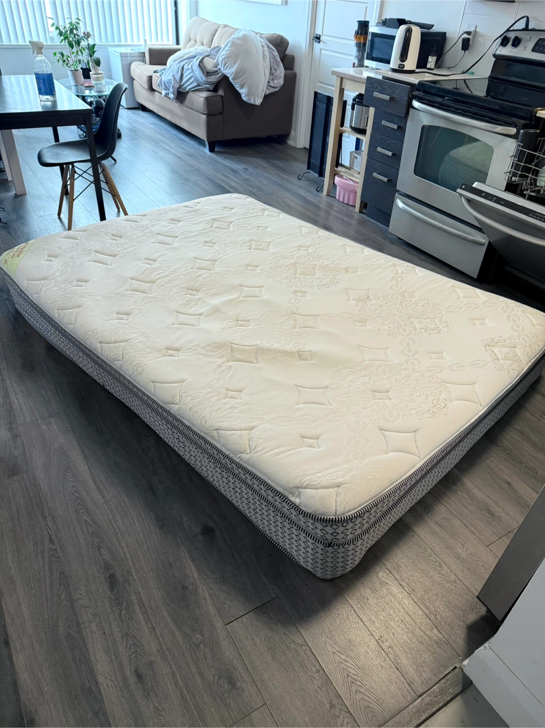 Queen Size Mattress - photo 2