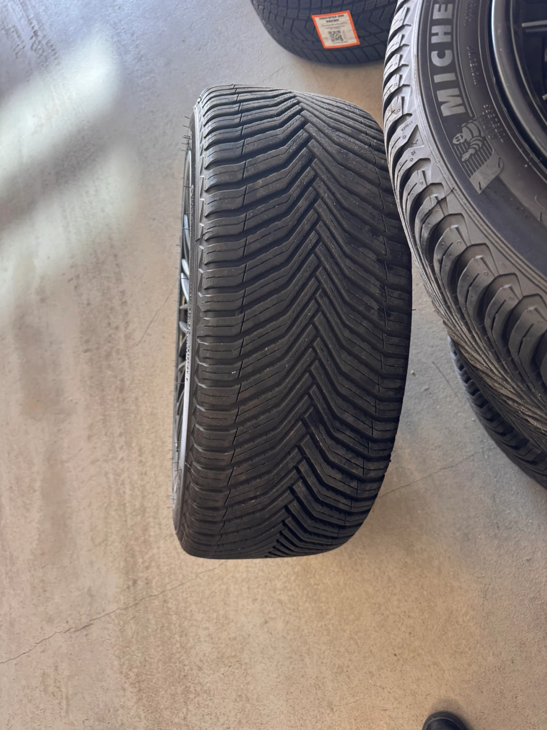 Michelin CrossClimate 2 All-Season Tires 255/45R20 - photo 3