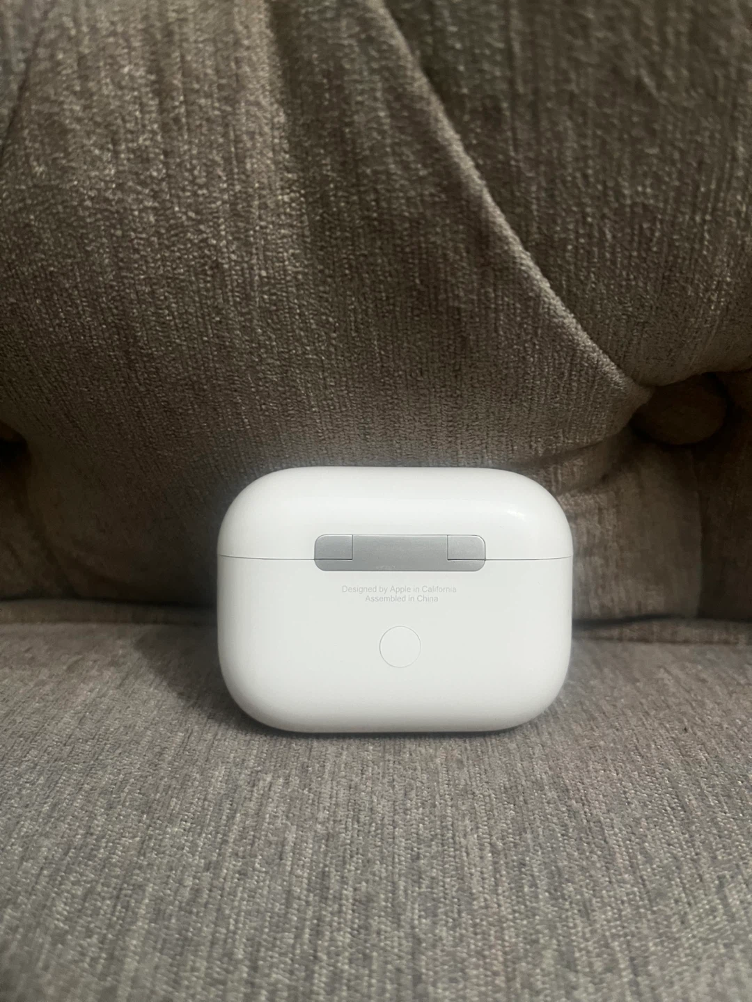 Apple AirPods Pro (2nd Gen) with Charging Case - photo 2