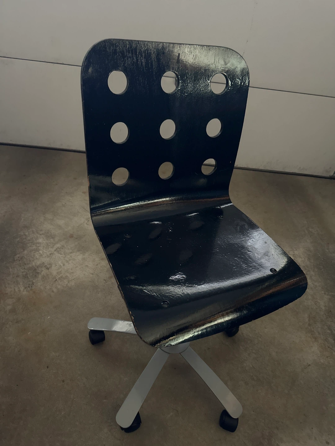 IKEA MICKE Desk - White with free chair - photo 5