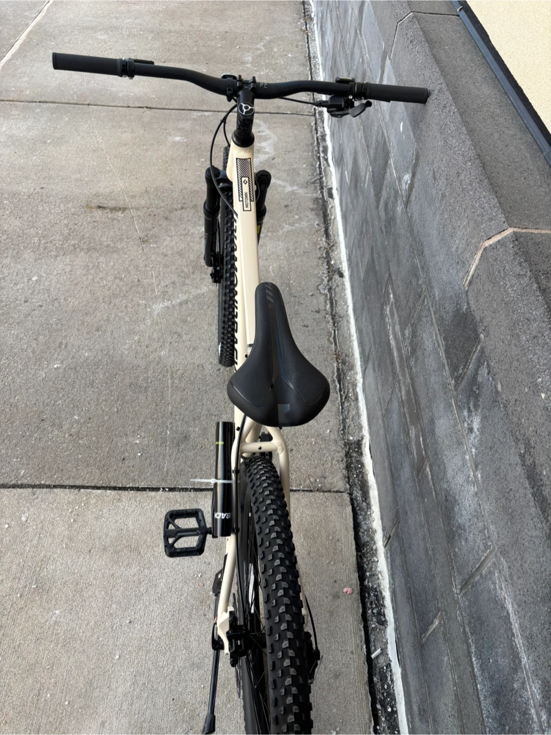 Diamondback Mountain Bike - photo 3