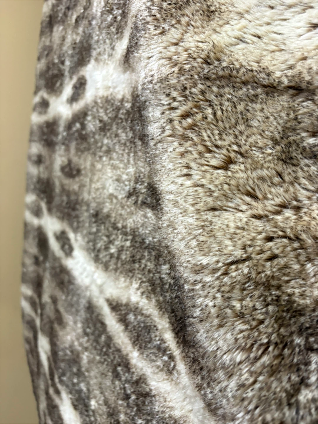 Pottery Barn Faux Fur Throw Blanket - photo 3
