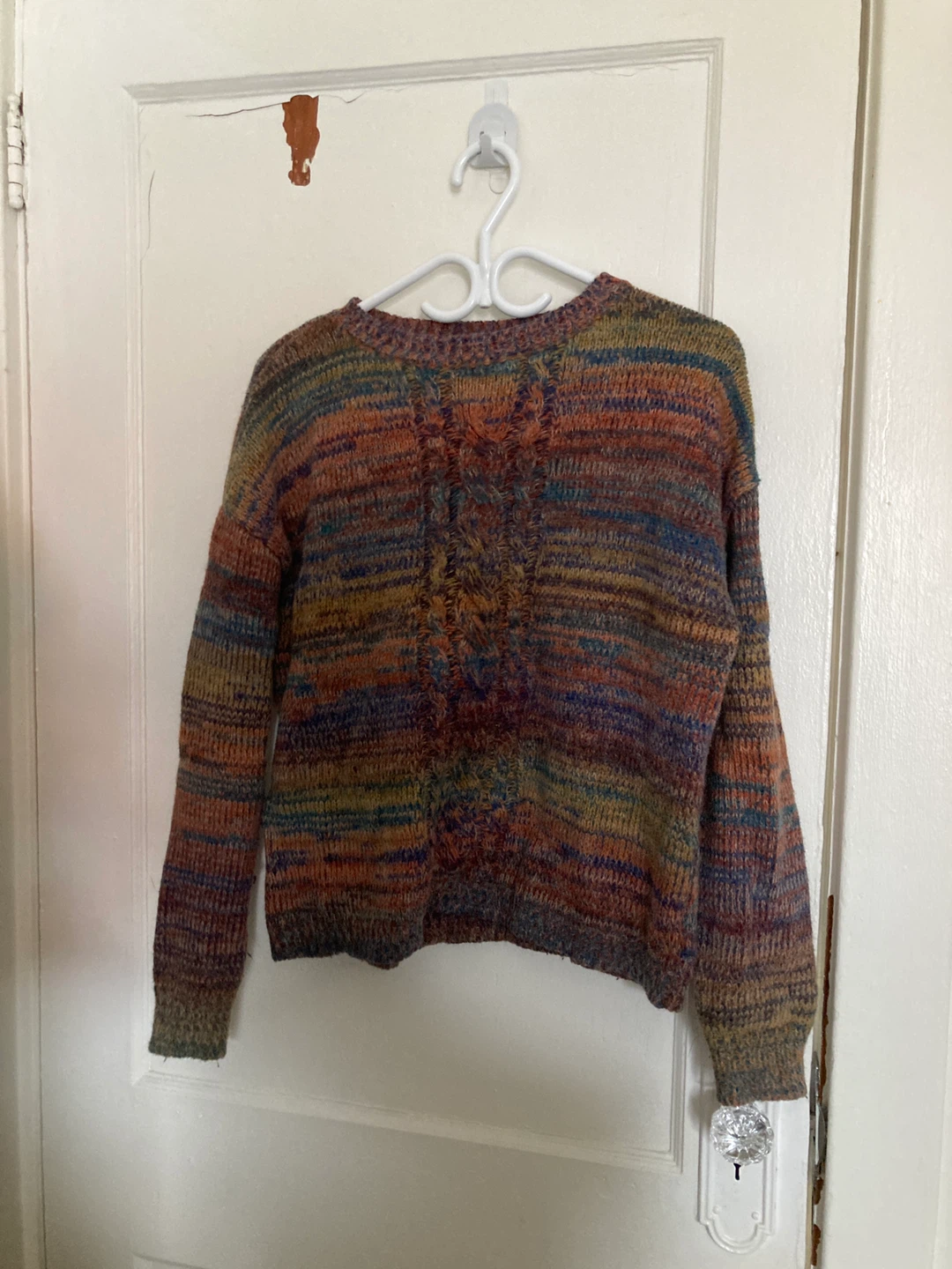 Cozy Multicolor Cable Knit Sweater - photo 2