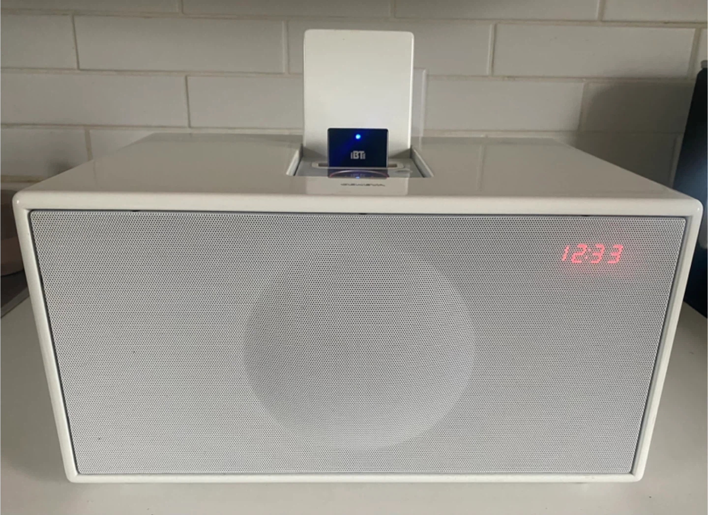 Geneva Hi-Fi Model M Dock Speaker w/ Bluetooth & remote