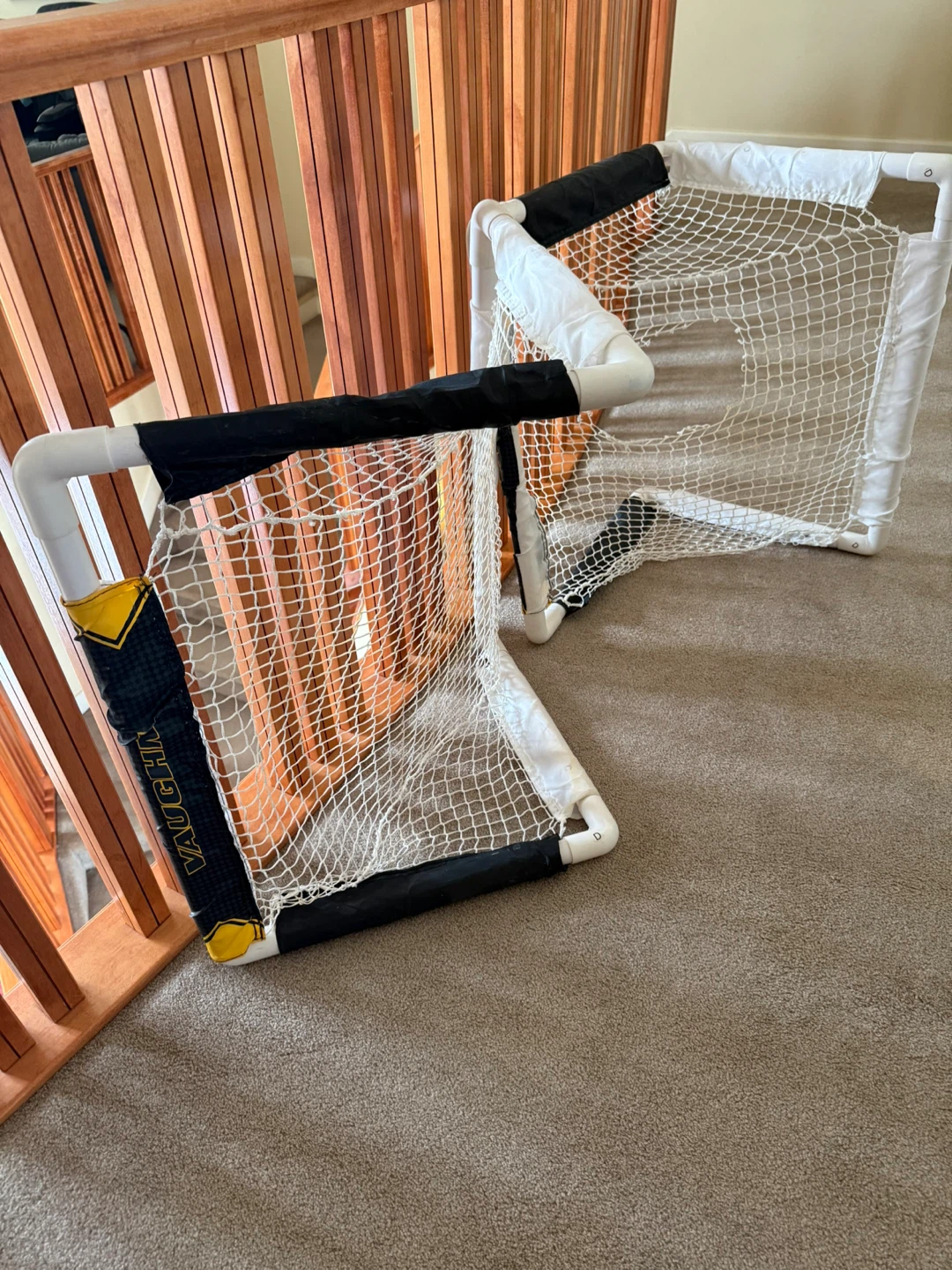 Vaughn Hockey Mini Goals (2)