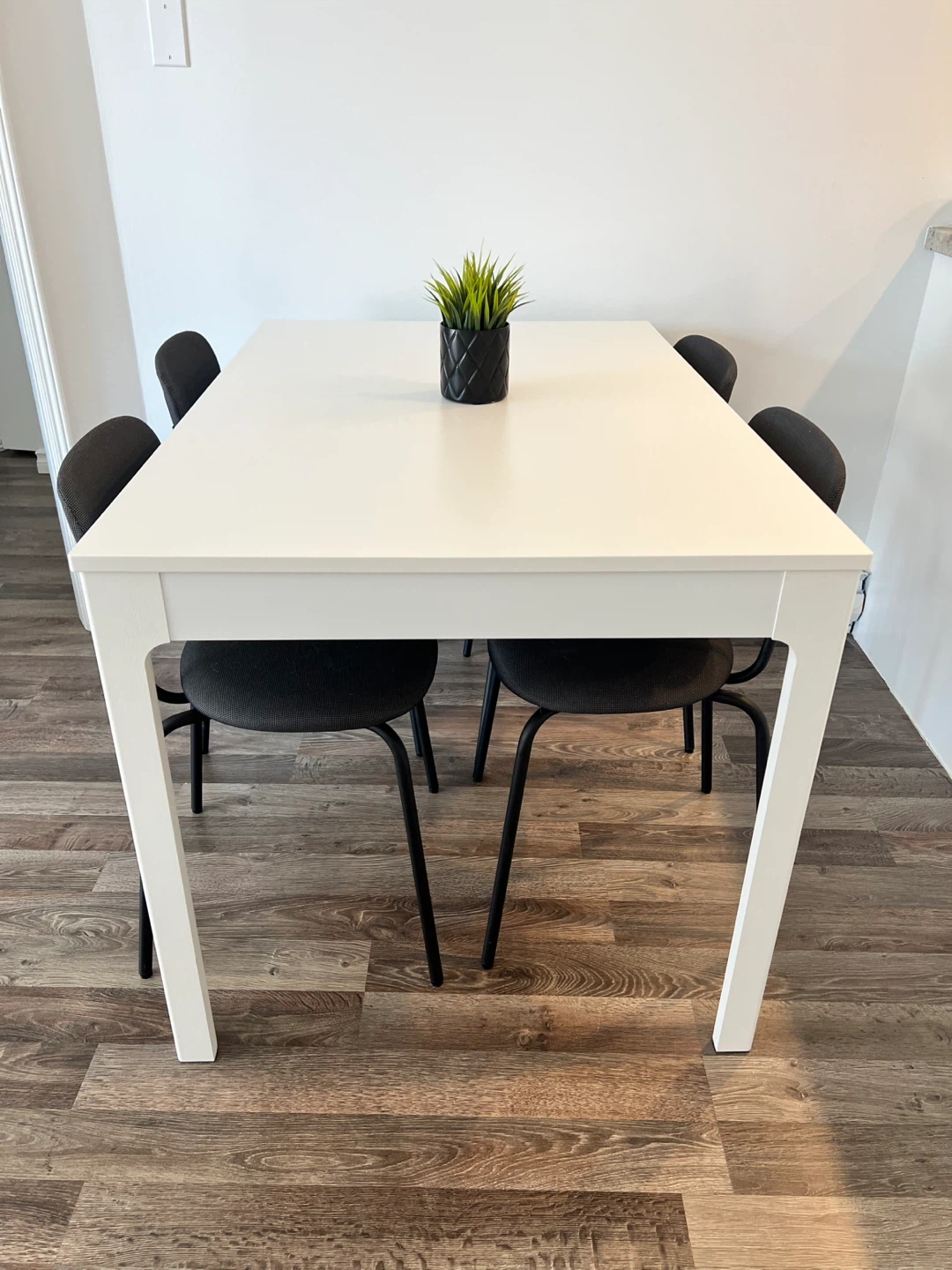 IKEA EKEDALEN White Extendable Dining Table + 4 Chairs
