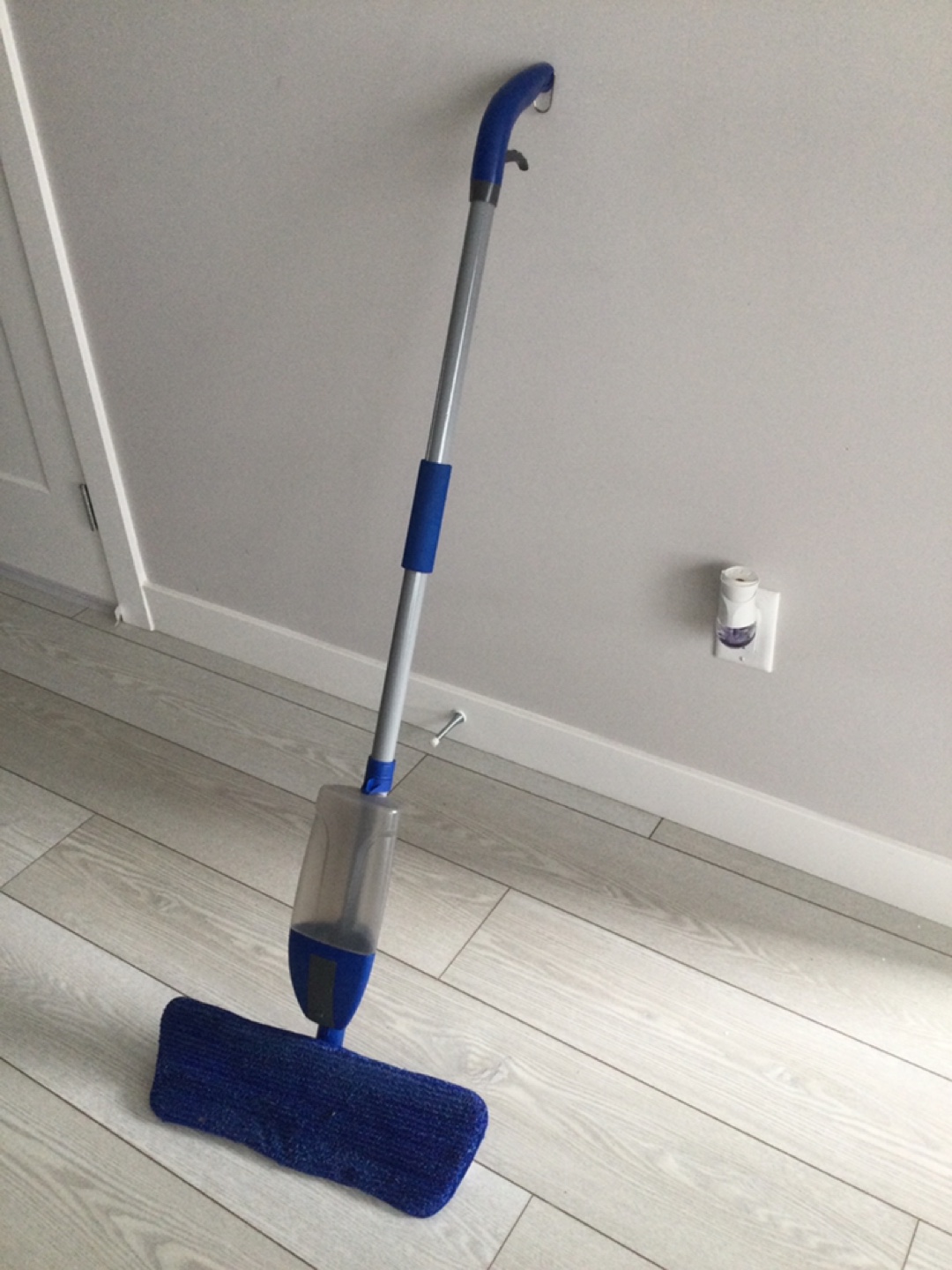 Spray Mop with Blue Microfiber Pad