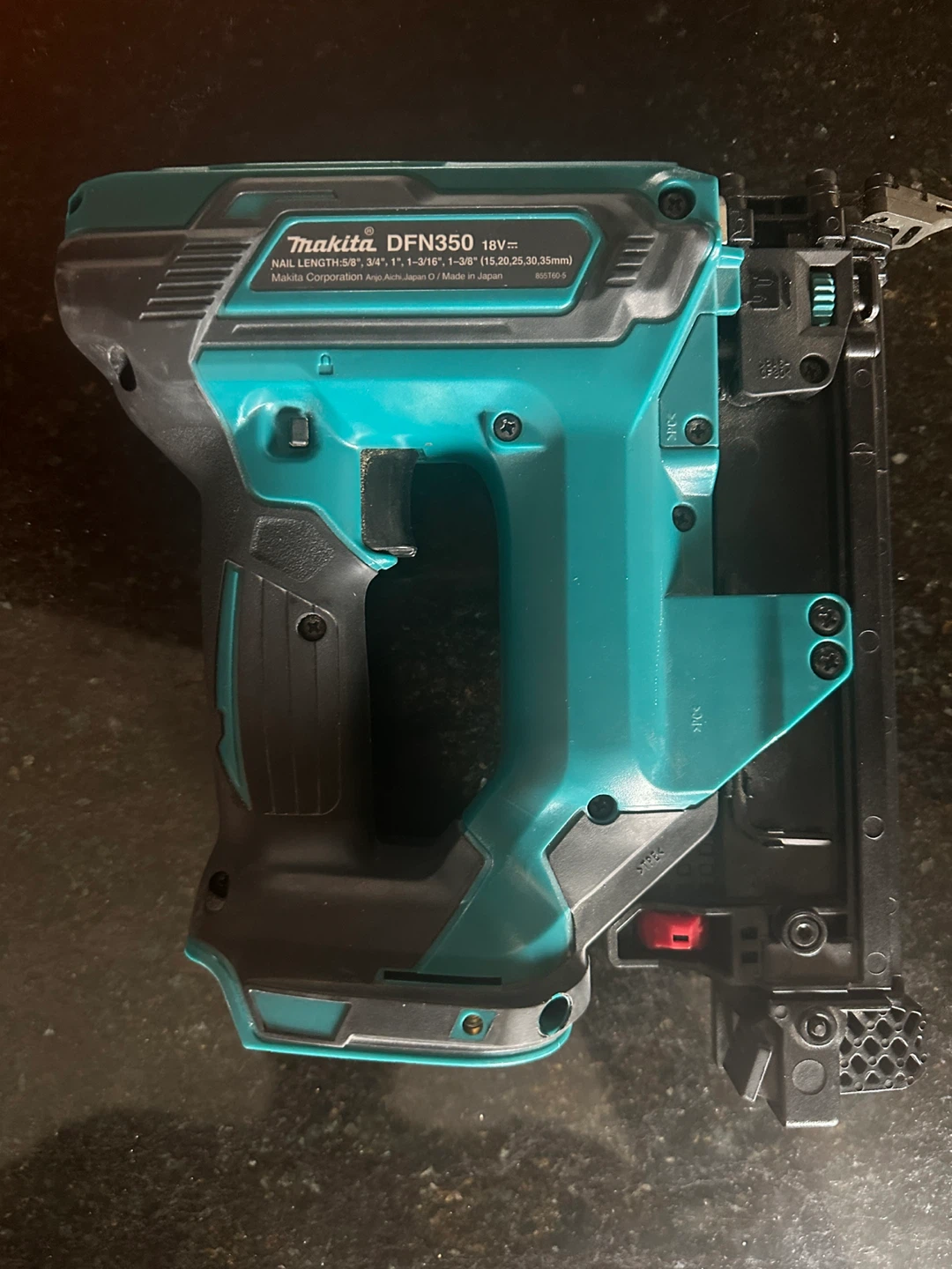 Makita DFN350 18V Cordless Brad Nailer