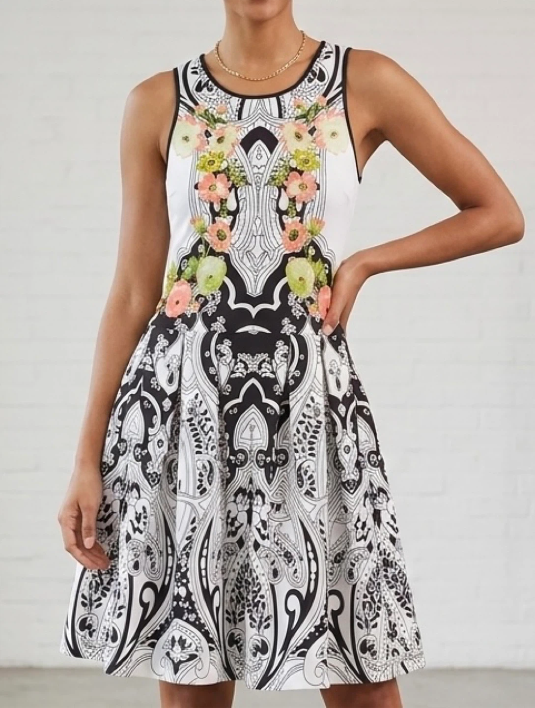 Sleeveless Dress with Floral Print - photo 3