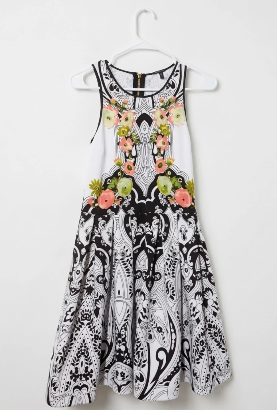 Sleeveless Dress with Floral Print