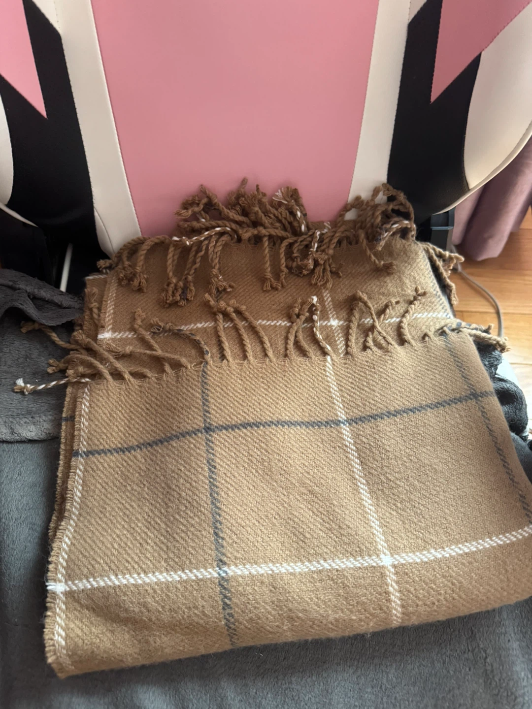 Abercrombie & Fitch Plaid Poncho brown - photo 3